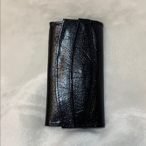 Genuine leather 4 key holder snap closure